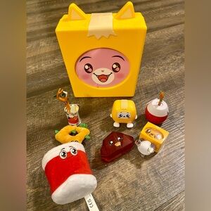 Lanky Box Case And 7 Figures